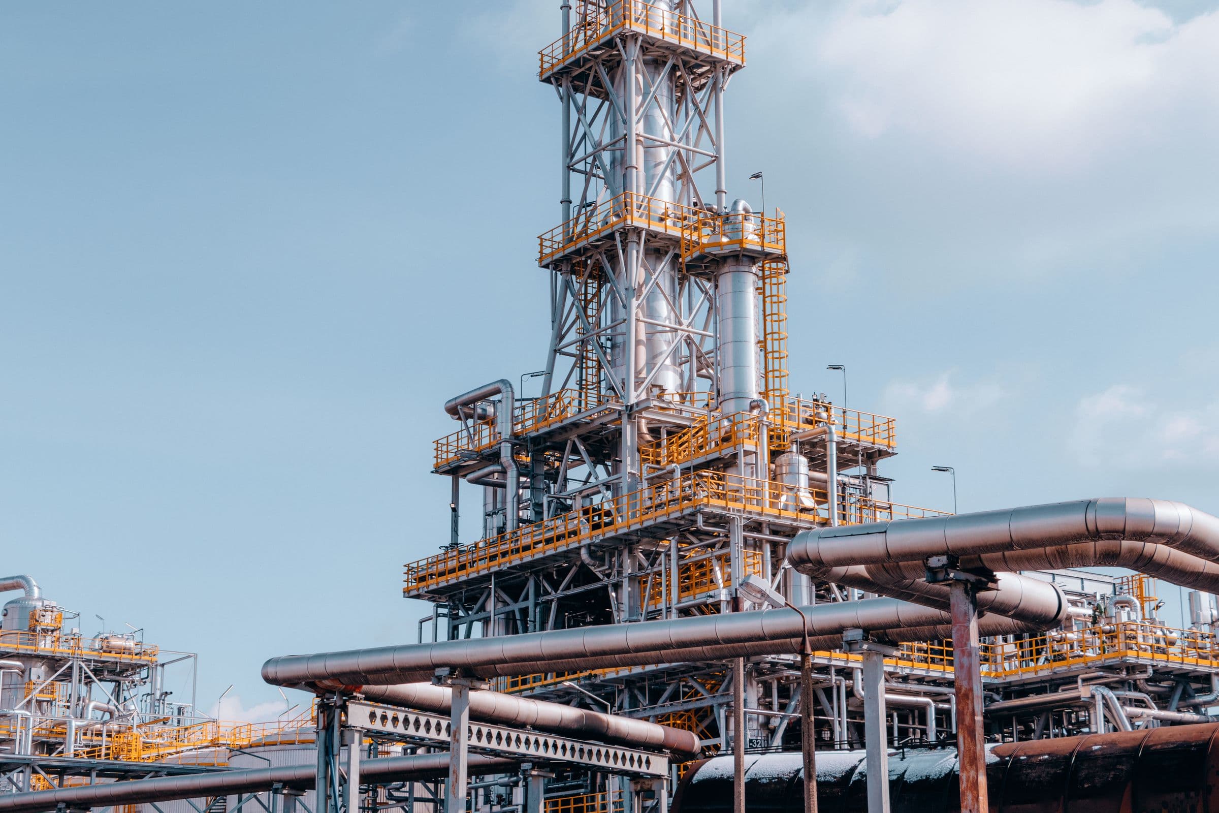 Brent oil falls to support after reaching overbought conditions