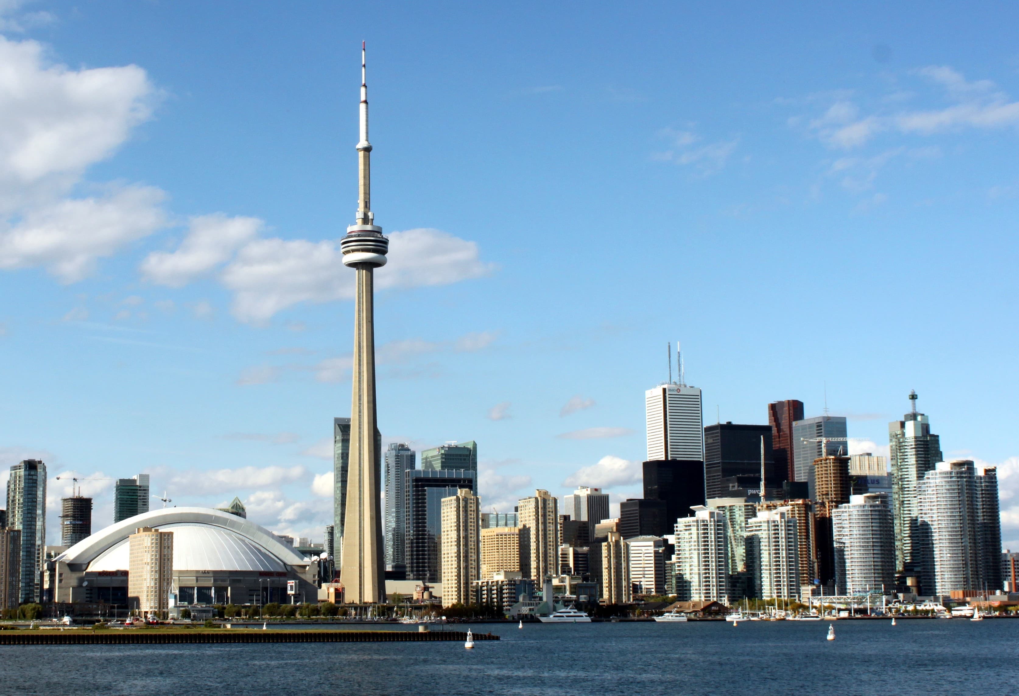 USD/CAD nears major breakout as Fed rate cut hopes fade