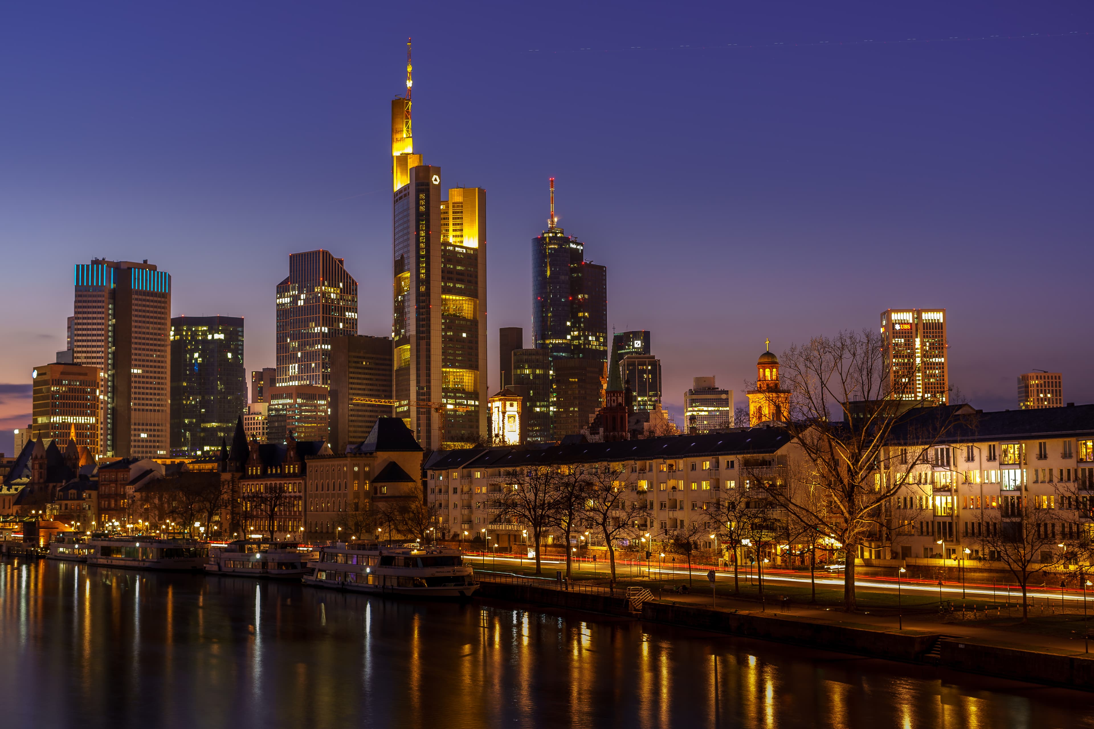 DAX lacks momentum as commodity prices revive inflation fears