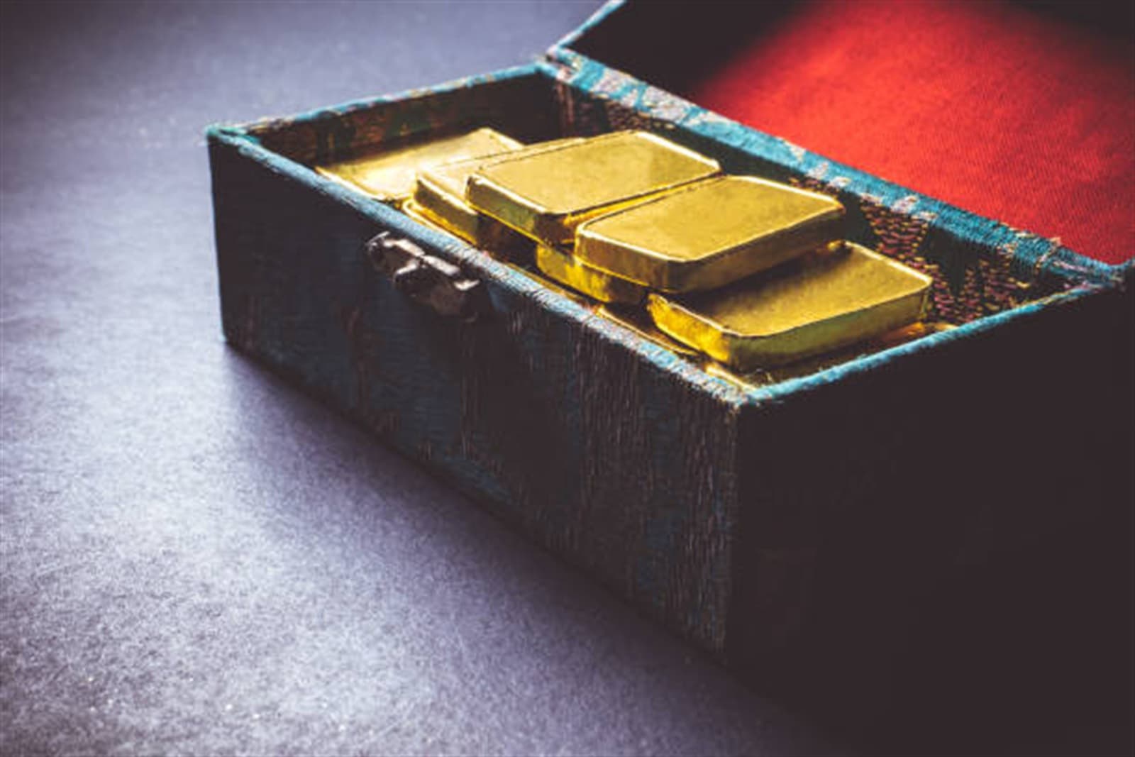 Gold faces a steeper decline