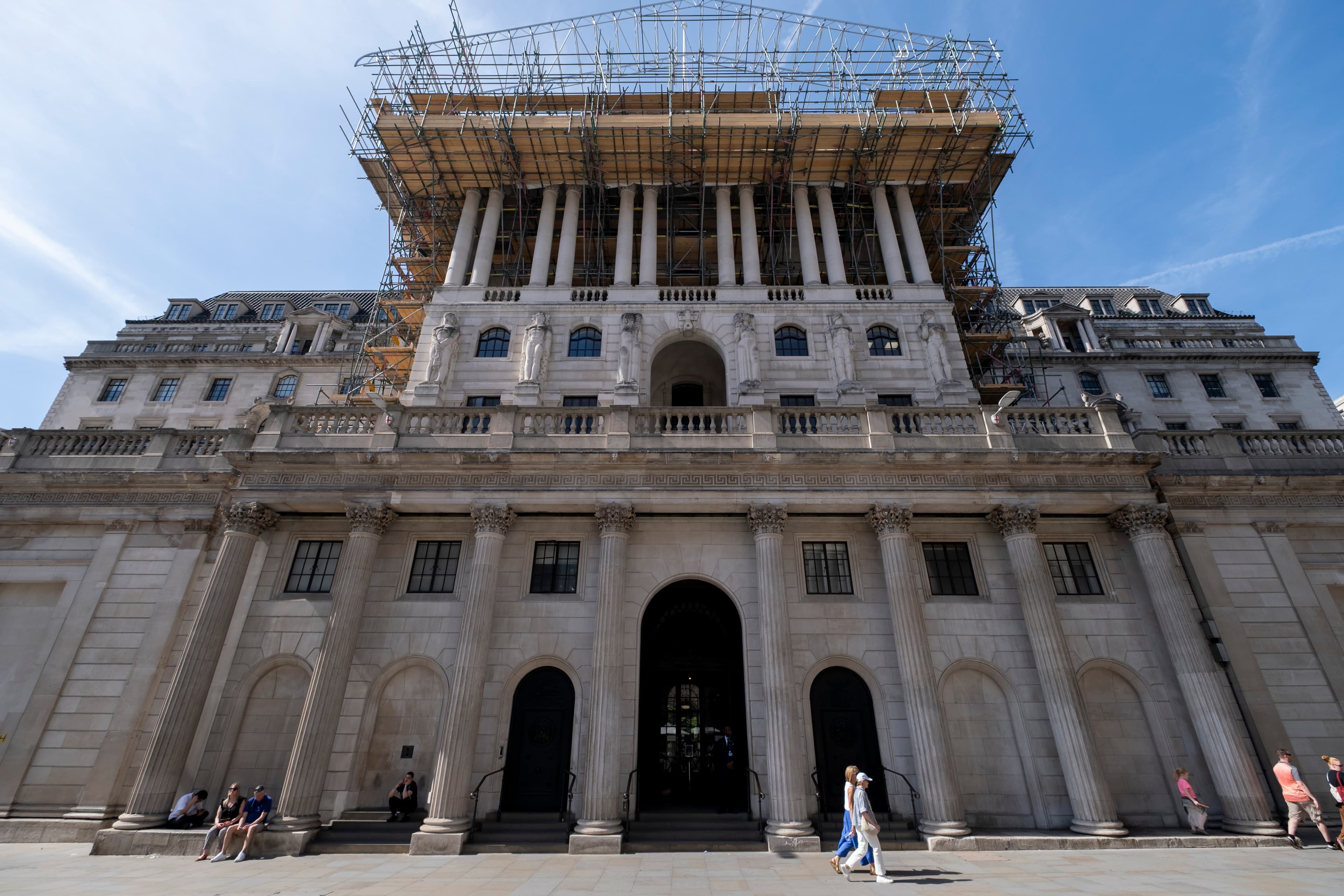 FTSE 100 falls as investors await Bank of England decision