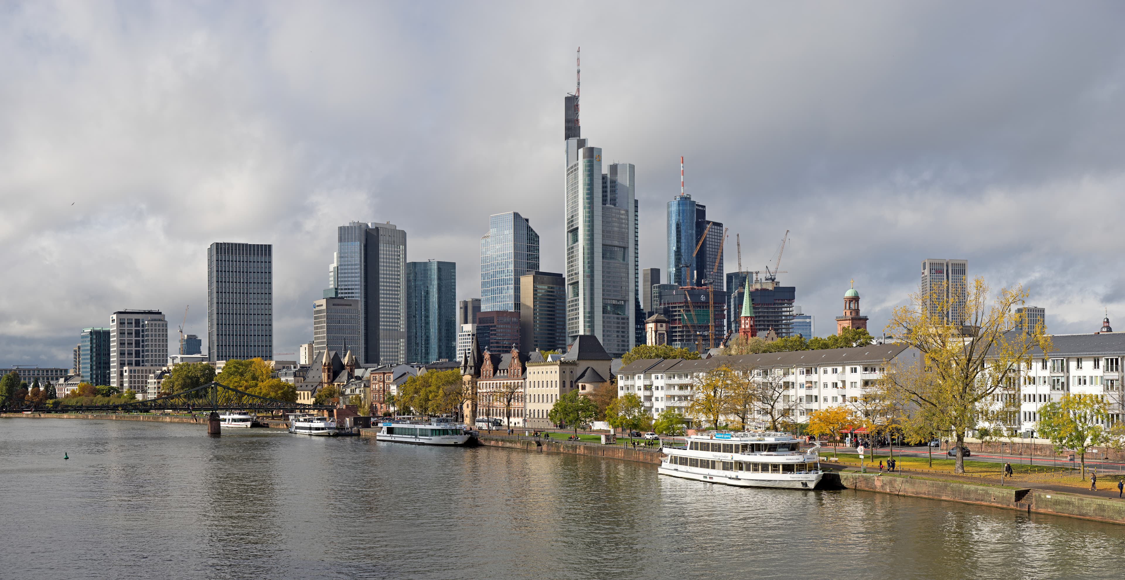 DAX remains under pressure as oil prices rise and China growth weakens