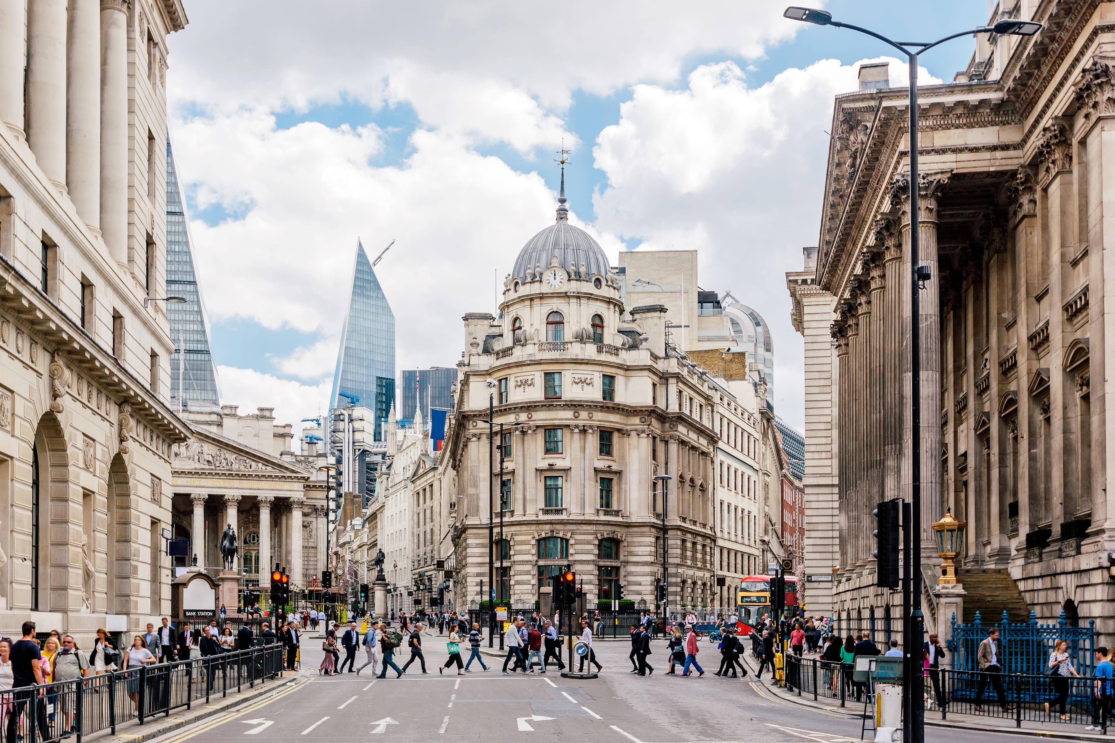 Investors focus on central banks and US data