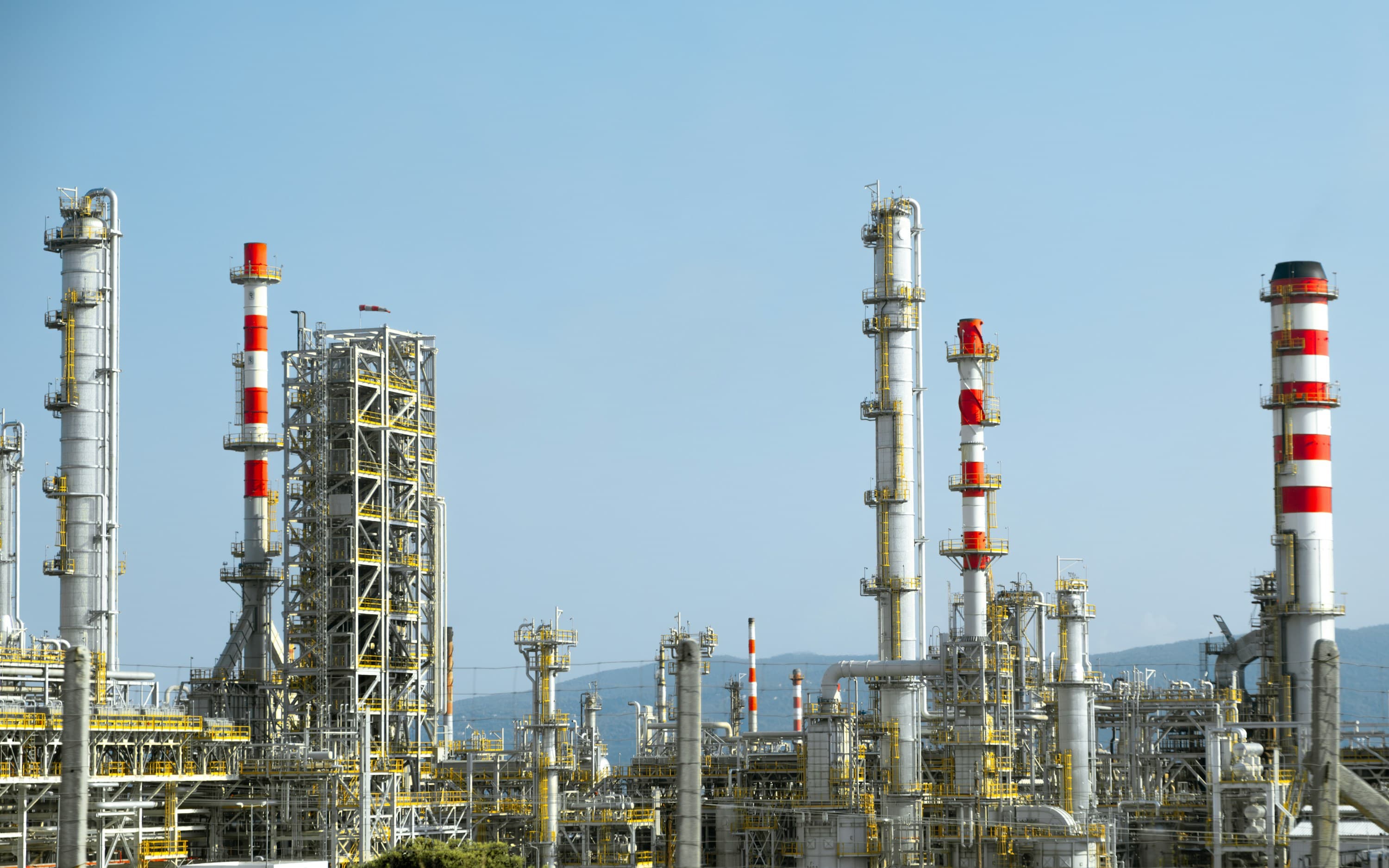 Brent oil extends rebound after holding key support