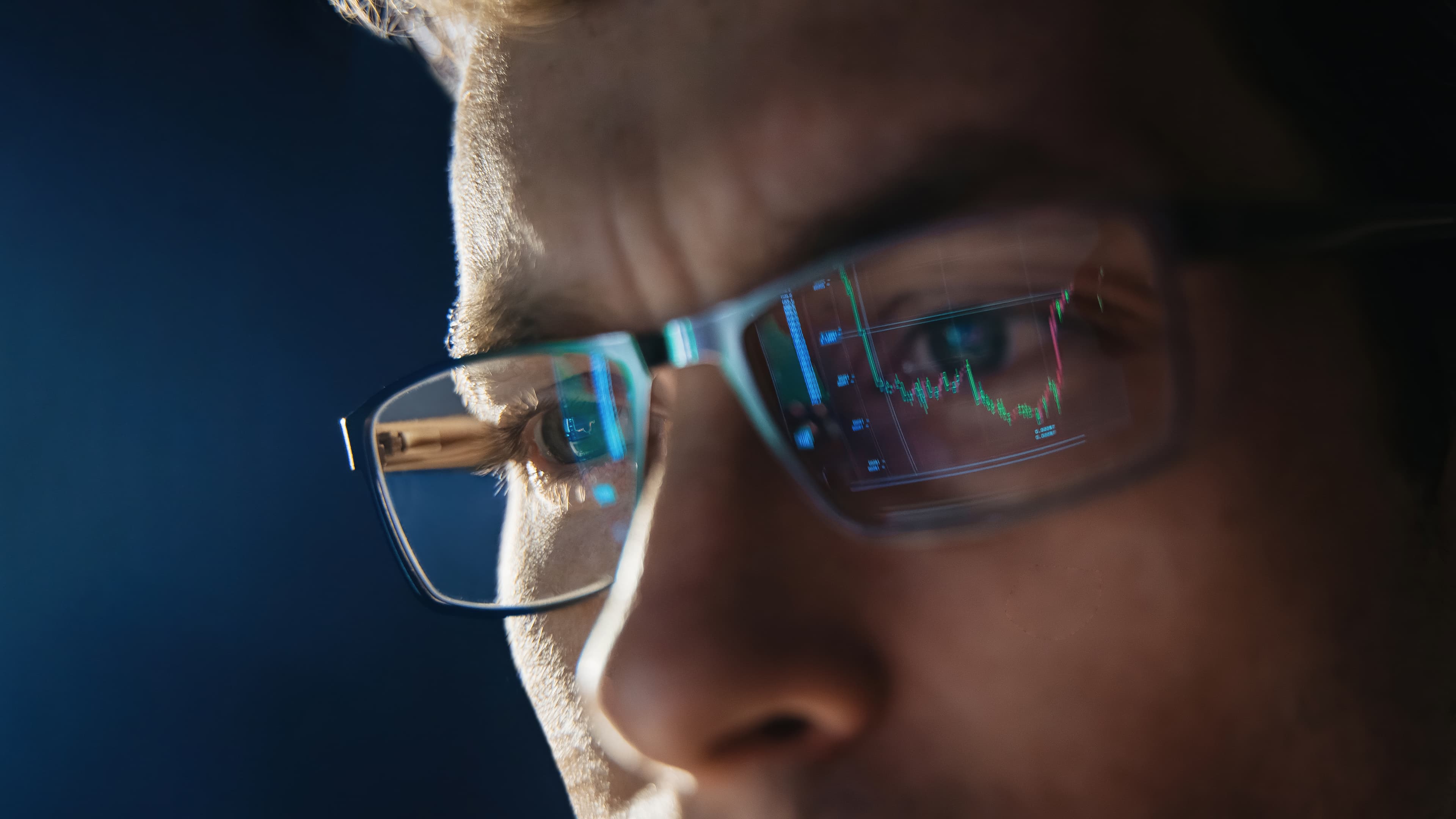 Trading chart in glasses