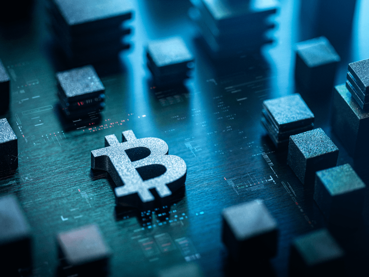 7 best crypto trading strategies for beginners - Hero Image